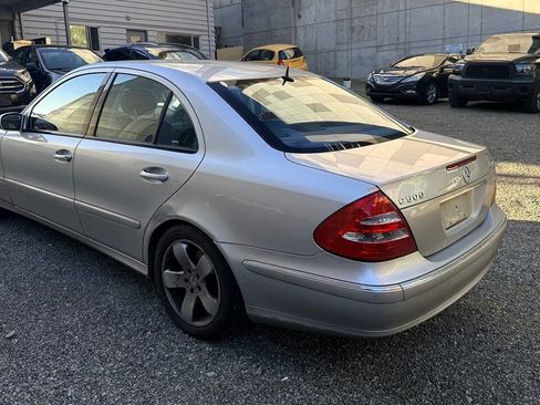 Used 2004 Mercedes-Benz E 500 4MATIC Sedan image 6