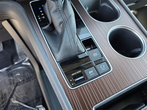 Used 2022 Toyota Sienna LE image 25