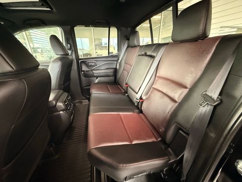 Used 2025 Honda Ridgeline Black Edition image 18