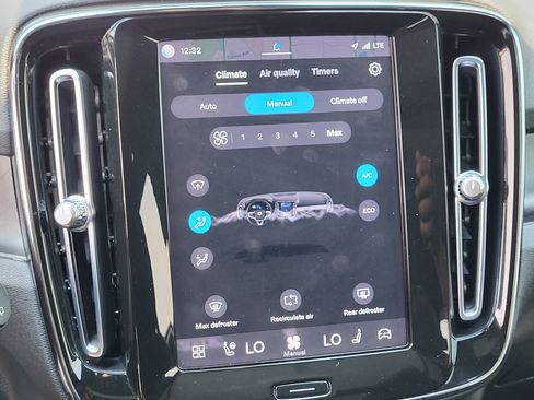 Certified 2023 Volvo XC40 Recharge Ultimate w/ Protection Package Premier AWD/4WD image 14