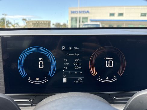 Used 2025 Hyundai Kona SEL AWD/4WD image 25