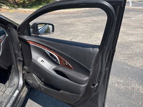 Used 2013 Buick LaCrosse Premium w/ Entertainment Package image 20