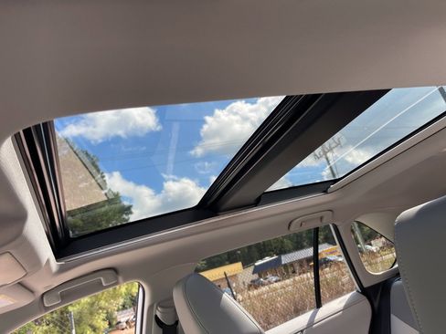 Used 2024 Toyota RAV4 Limited image 27