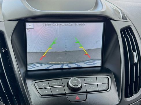 Used 2019 Ford Escape SE FWD image 10