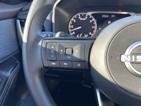 Used 2022 Nissan Rogue SV image 22