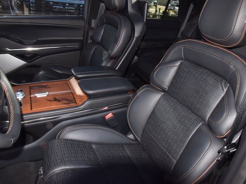 New 2025 Lincoln Navigator Black Label image 38