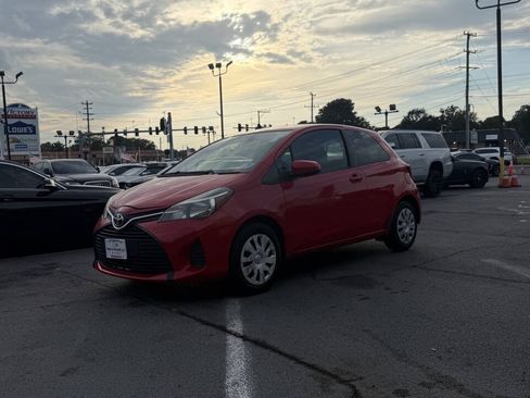 Used 2015 Toyota Yaris L FWD image 19