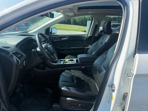 Used 2023 Ford Edge Titanium AWD/4WD image 3