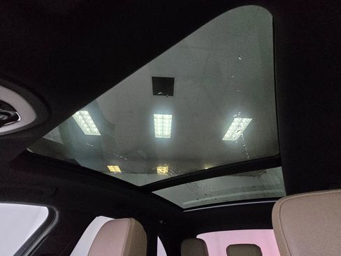 Certified 2025 Porsche Macan image 47