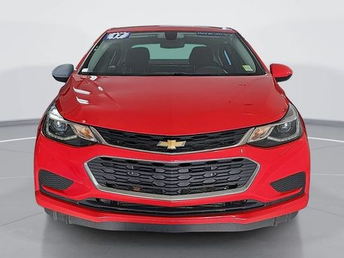 Used 2017 Chevrolet Cruze LT w/ Convenience Package FWD image 10