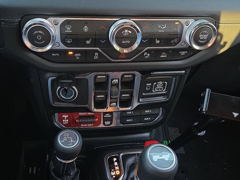 Used 2026 Jeep Wrangler Unlimited Rubicon 392 w/ Quick Order Package 27X Moab AWD/4WD image 18