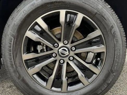 Used 2019 Nissan Armada Platinum w/ Captain's Chairs Package RWD image 14
