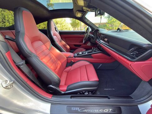 Used 2025 Porsche 911 Carrera 4 GTS AWD/4WD image 37
