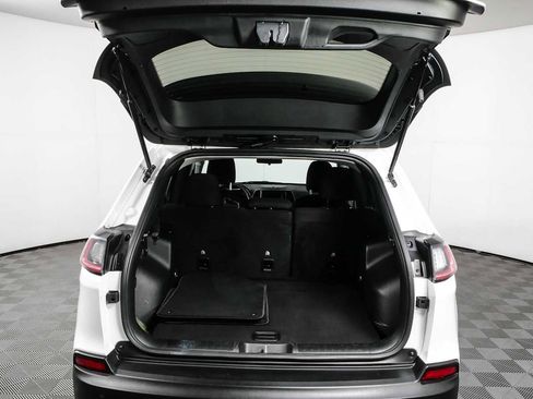 Used 2019 Jeep Cherokee Latitude w/ Popular Appearance Group FWD image 29
