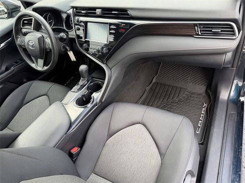 Used 2019 Toyota Camry LE image 19