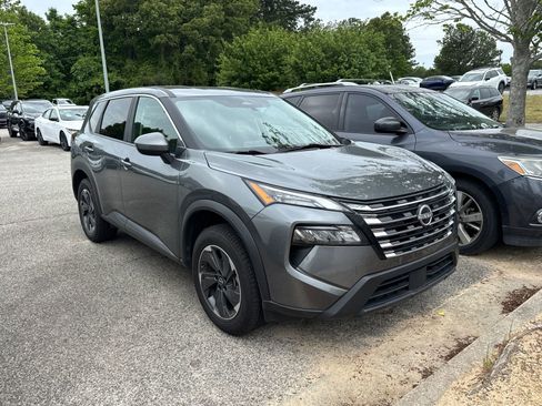Certified 2024 Nissan Rogue SV FWD image 1