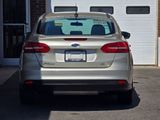Used 2017 Ford Focus SE image 4