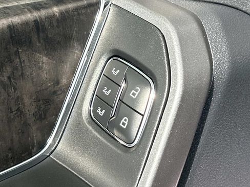 Used 2025 Ford F250 Lariat AWD/4WD image 31