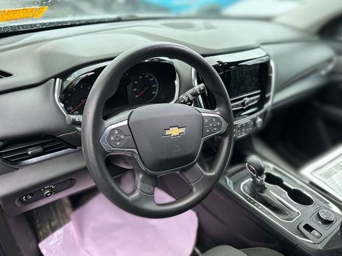 Used 2021 Chevrolet Traverse LS AWD/4WD image 14