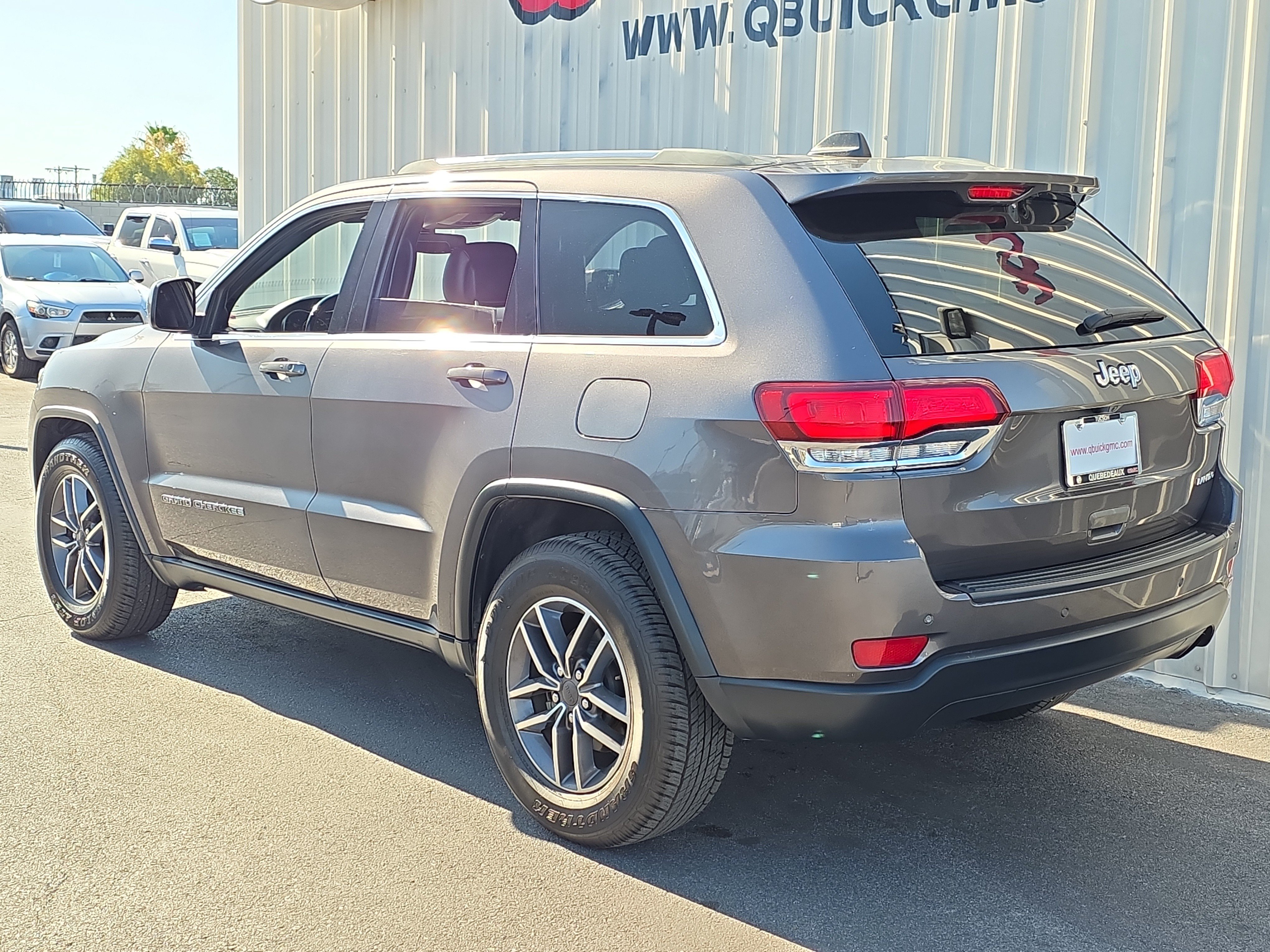 Used 2020 Jeep Grand Cherokee Laredo w/ Laredo X Package RWD image 5
