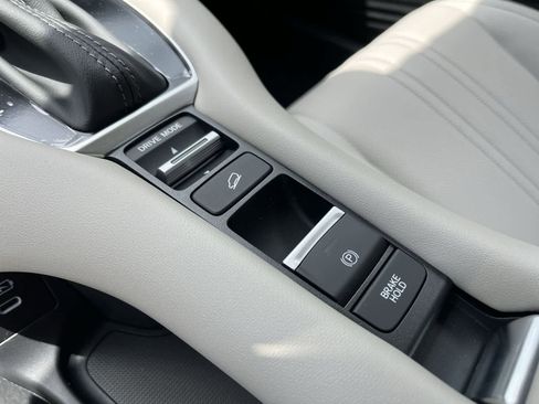 New 2026 Honda HR-V EX-L image 23
