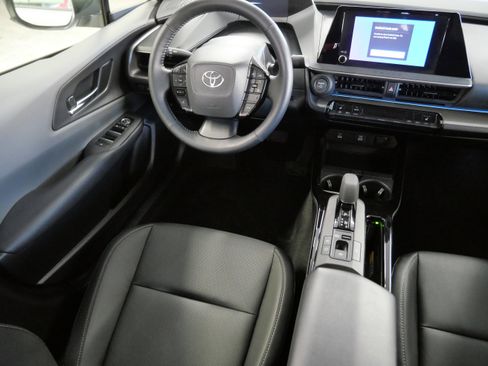 Used 2024 Toyota Prius XLE image 9