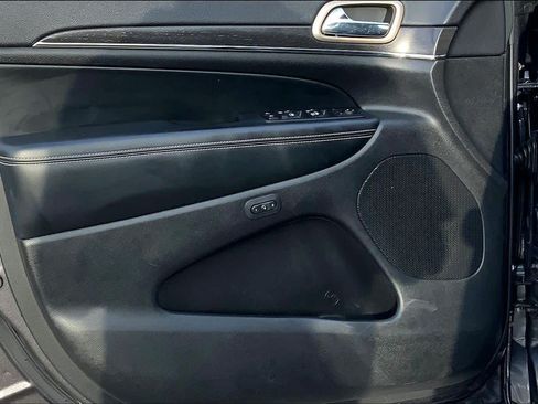 Used 2017 Jeep Grand Cherokee Limited AWD/4WD image 22