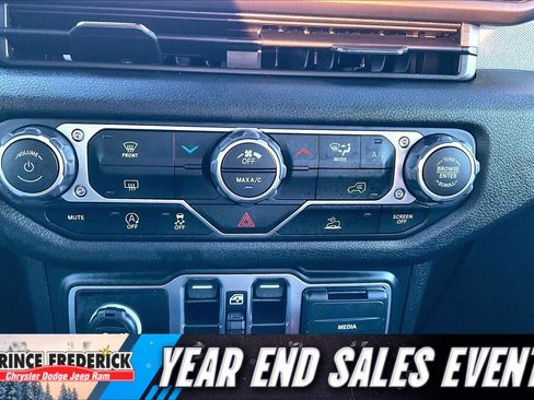 Used 2025 Jeep Wrangler Sport S image 26