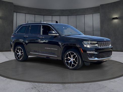 Used 2022 Jeep Grand Cherokee Summit AWD/4WD image 8
