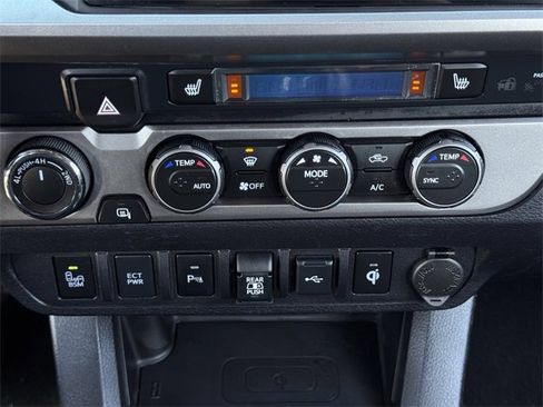 Used 2020 Toyota Tacoma Limited image 18