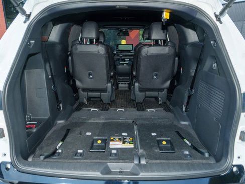 Used 2025 Toyota Sienna XSE w/ XSE Plus Package image 29