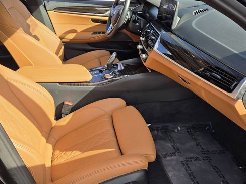 Used 2023 BMW 530i xDrive w/ Premium Package image 16