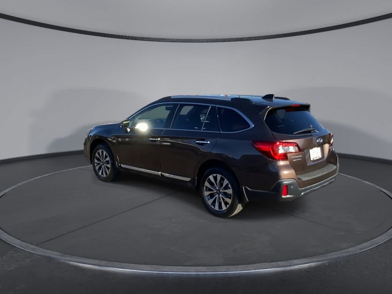 Used 2019 Subaru Outback 3.6R Touring w/ Popular Package #3A AWD/4WD image 7