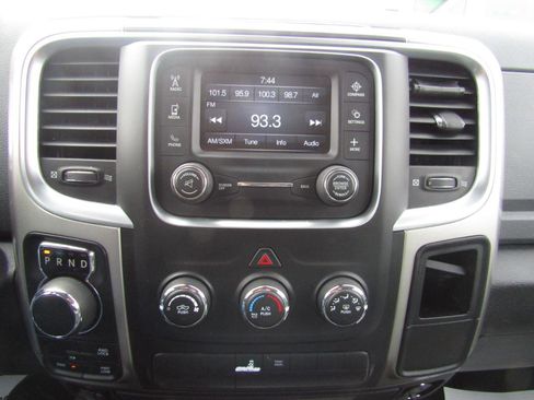 Used 2017 RAM 1500 Classic SLT image 12