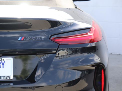 Used 2025 BMW Z4 M40i w/ Premium Package image 26