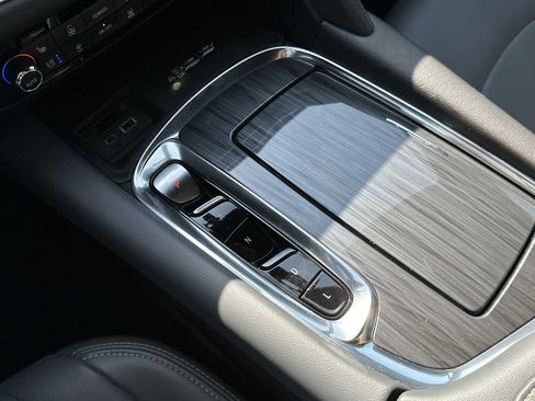 Used 2023 Buick Enclave Premium w/ Experience Buick Package FWD image 20