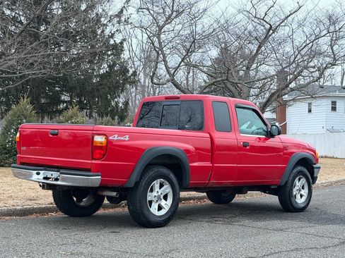 Used 2004 MAZDA B-Series Pickup 4x4 Cab Plus B4000 w/ Convenience Pkg image 4