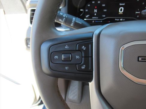 Used 2023 GMC Yukon Denali image 18