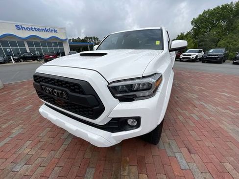 Used 2023 Toyota Tacoma TRD Sport w/ TRD Premium Sport Package AWD/4WD image 23