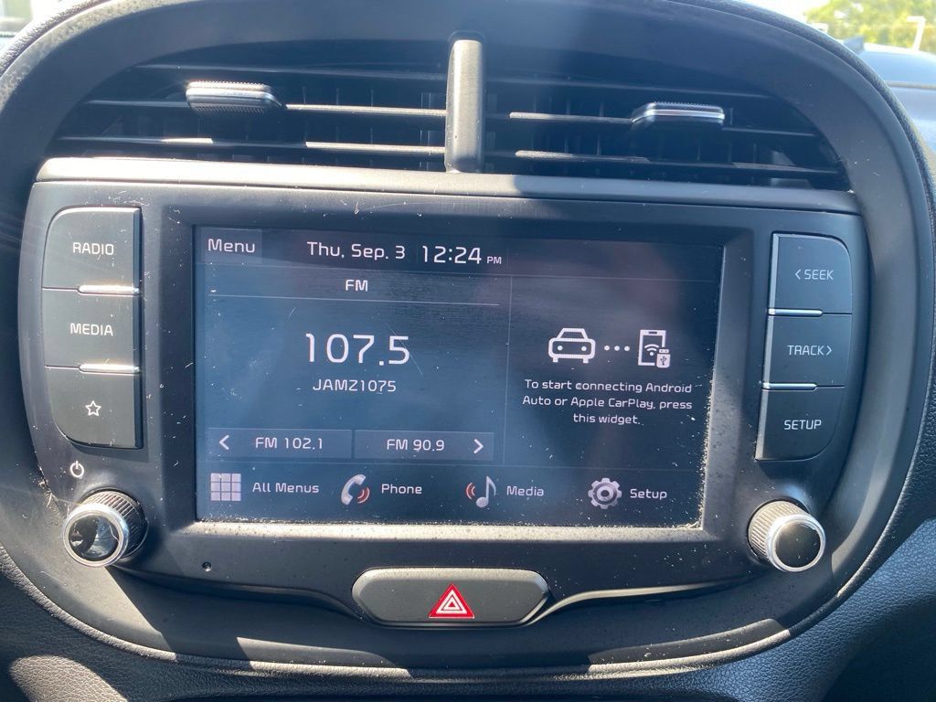 Used 2023 Kia Soul LX w/ LX Technology Package FWD image 22