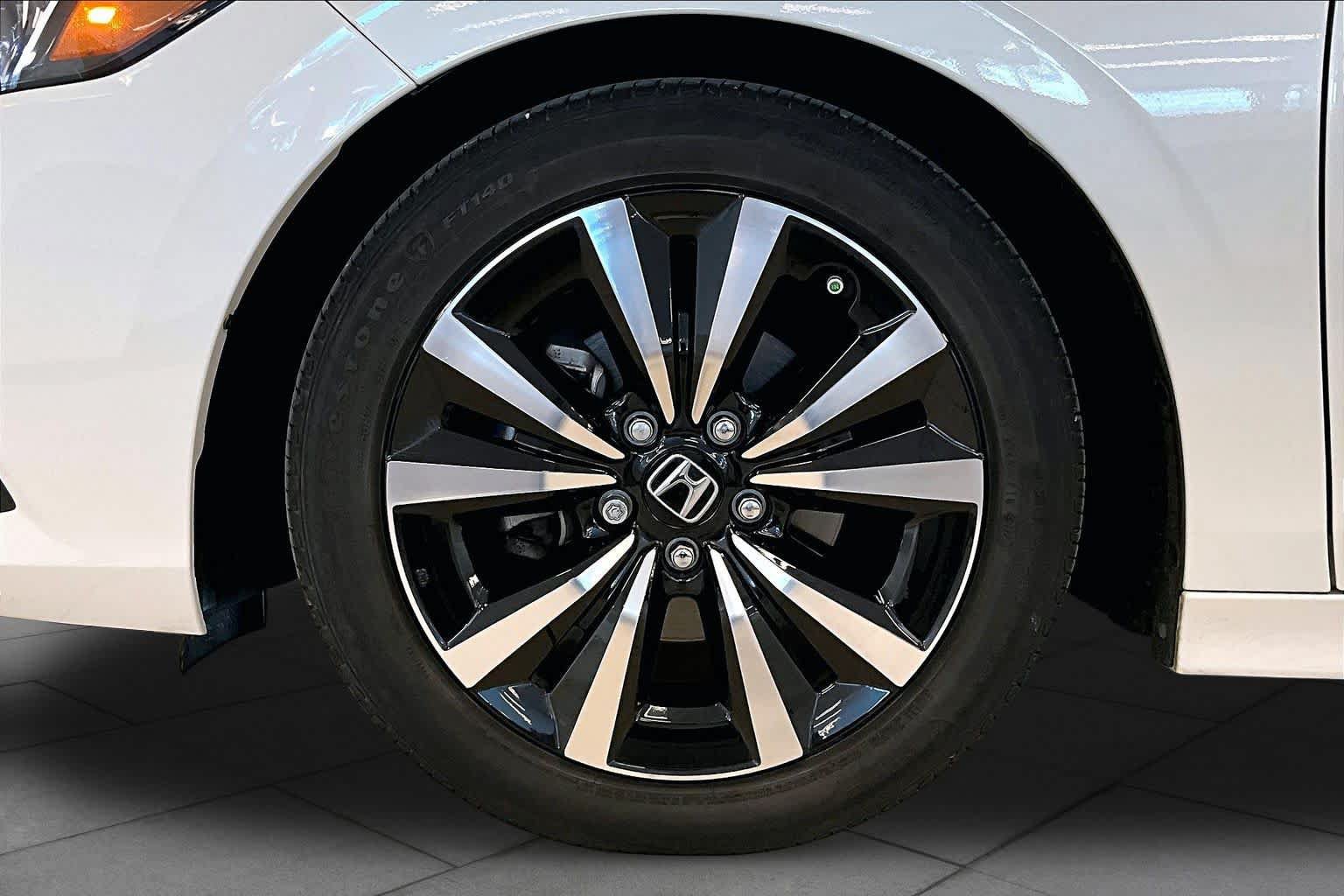 Used 2022 Honda Civic EX image 10
