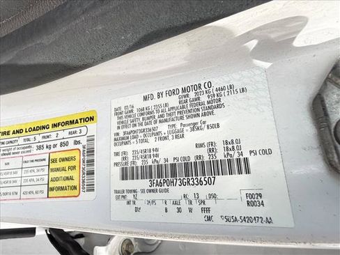 Used 2016 Ford Fusion SE FWD image 17