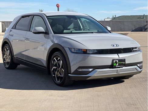 Used 2024 Hyundai Ioniq 5 SE image 32