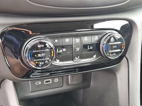 Used 2023 Buick Encore GX Select AWD/4WD image 24