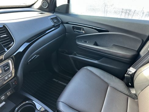 Used 2022 Honda Ridgeline Black Edition image 14
