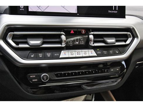 Used 2025 BMW X4 xDrive30i image 22