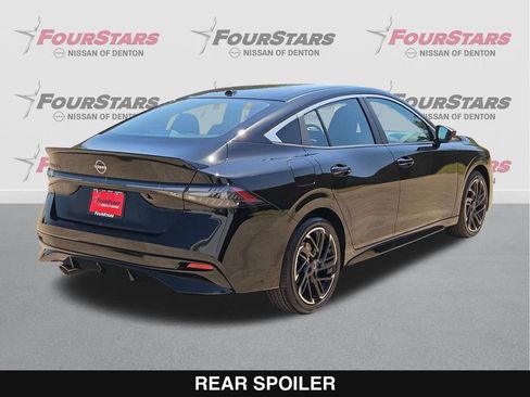 New 2027 Nissan Sentra SR w/ Floor Mat Package FWD image 4