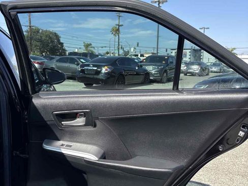 Used 2014 Toyota Camry SE FWD image 11