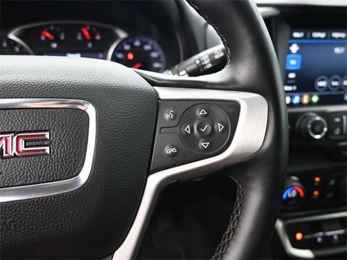 Used 2024 GMC Terrain SLT image 18