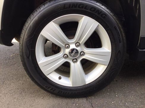 Used 2016 Jeep Compass Latitude image 26